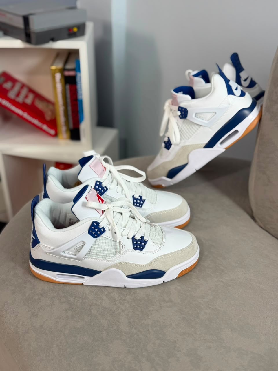 Jordan 4 Retro Blanco/Azul Marino Gum