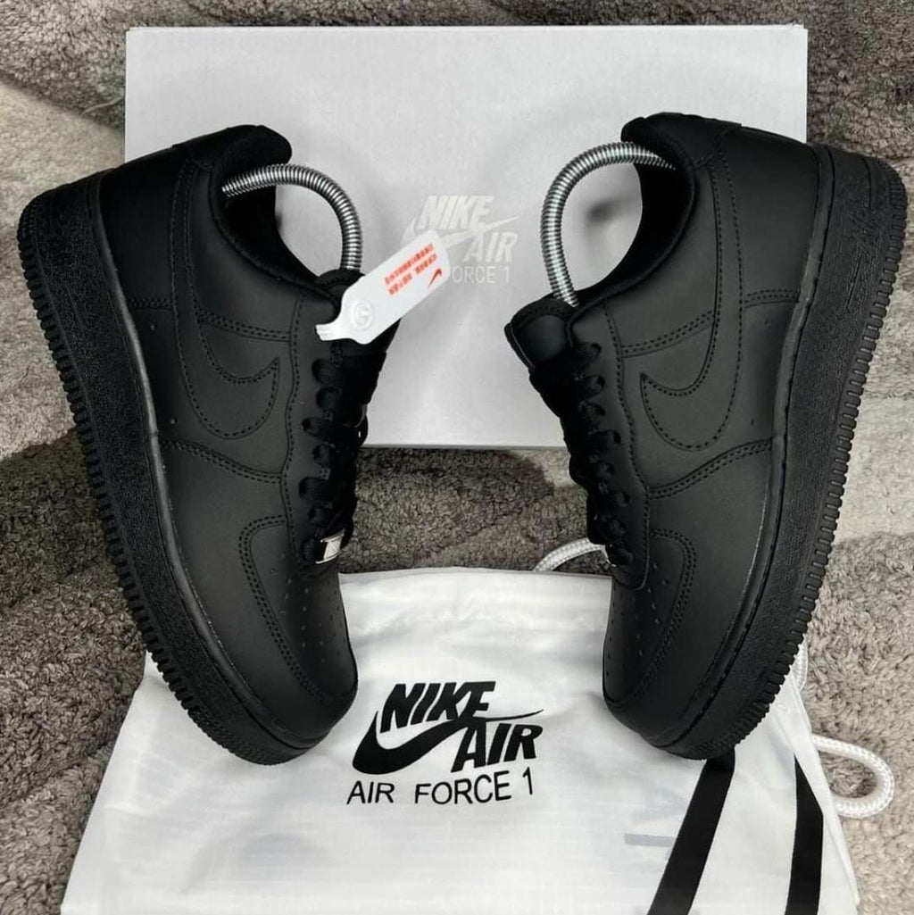 Nike Air Force 1 Negras