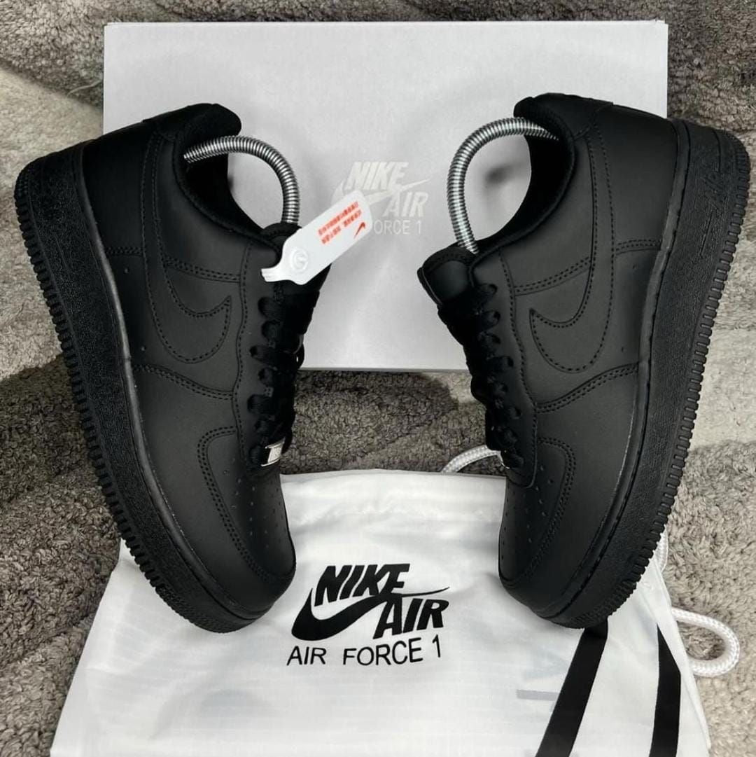 Nike Air Force 1 Negras